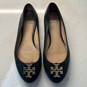 Tory Burch flats. Black Size 8